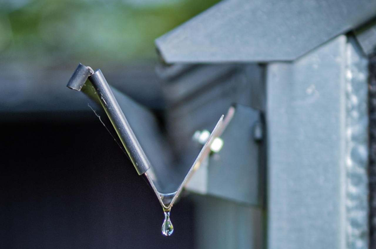 Water Flows Easily In Clean Eavestroughs Done Right